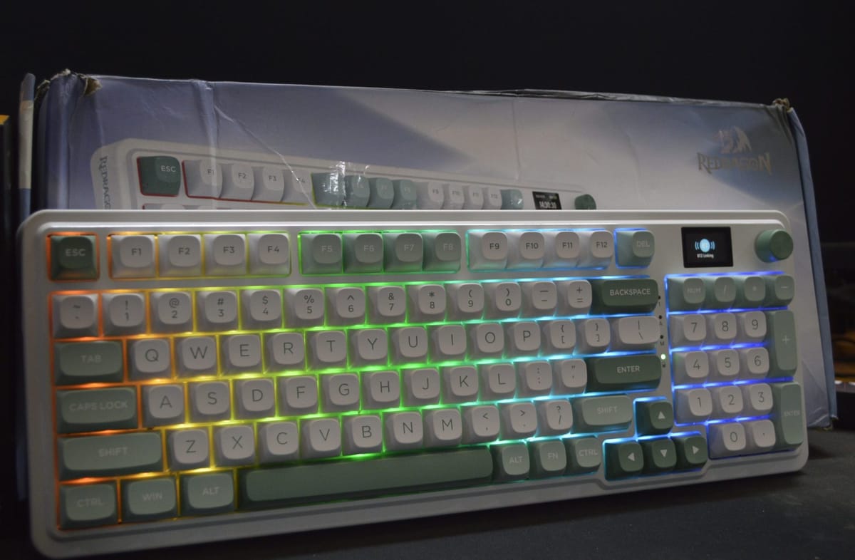 Redragon K719 PRO Wireless Gaming Keyboard Review - Budget-Oriented Option With a TFT Screen